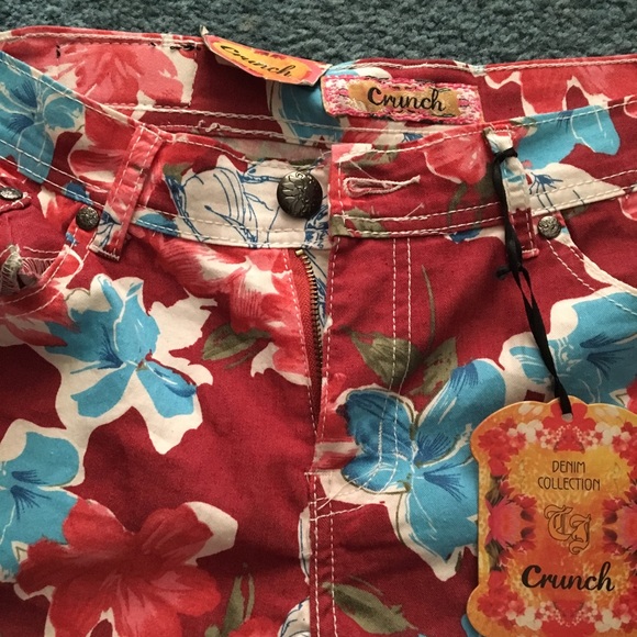 Floral shorts 2 for $25 - Picture 3 of 5
